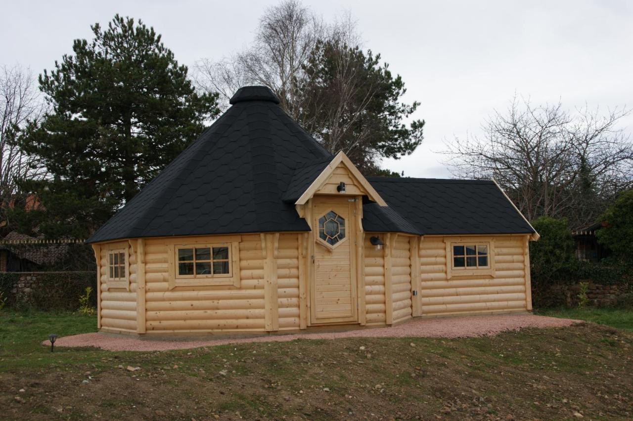 Les Cabanes Du Grand Nord Pradines  Экстерьер фото