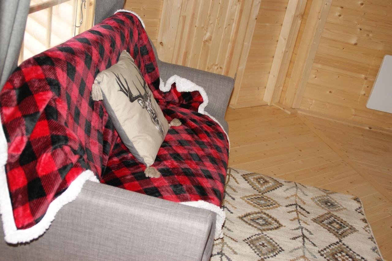 Les Cabanes Du Grand Nord Pradines  Экстерьер фото